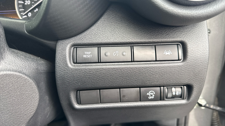 Nissan Juke 1.0 DiG-T N-Connecta 5dr DCT Petrol Hatchback